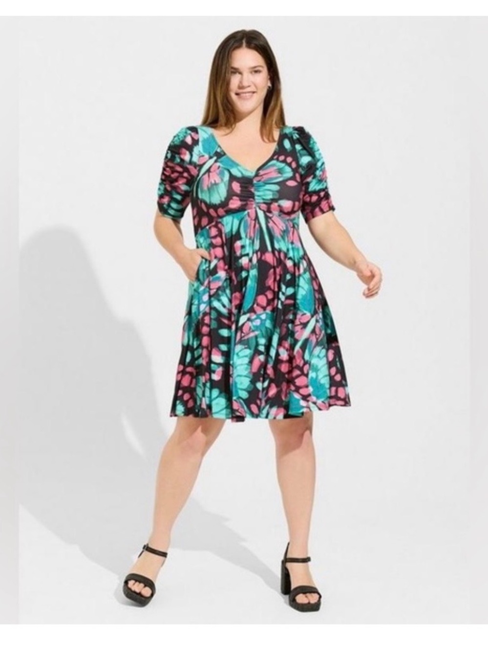 Torrid 2X Cinch Front Fit & Flare Short Sleeve Dress 👗🩷